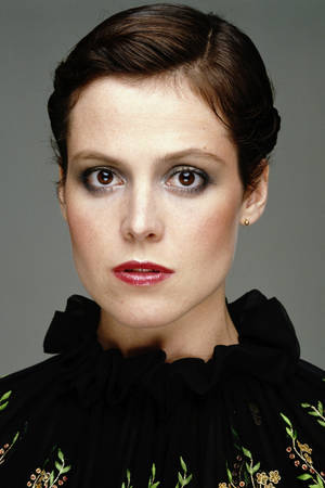 Hollywood Veteran, Sigourney Weaver, Flaunting Her Smokey Eye Makeup. Wallpaper