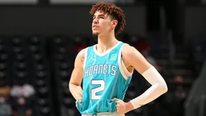 Hornets Lamelo Ball In Court Wallpaper