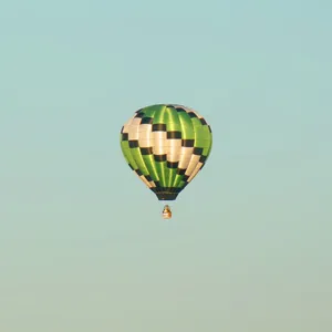 Hot Air Balloon Green And White Wallpaper
