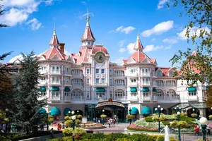 Hotel Disneyland Desktop Wallpaper