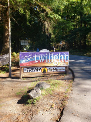 Iconic Forks, Washington Twilight Signage Wallpaper