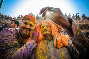 India Holi Happy Men Wallpaper