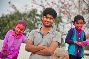 India Holi Siblings Wallpaper