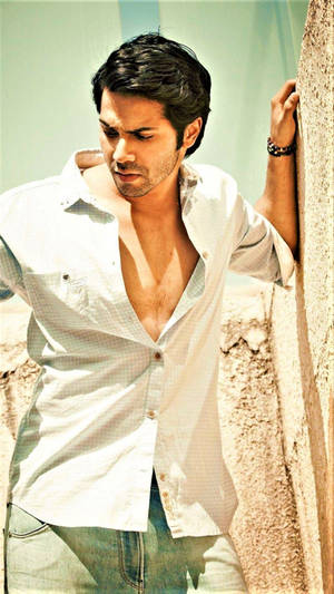 Indian Hunk Varun Dhawan Wallpaper