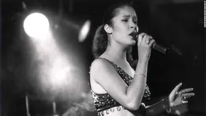 International Singer Selena Quintanilla Wallpaper