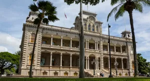 Iolani Palace In Hawaii Wallpaper