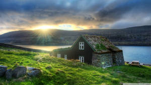 Ireland Cabin In Lake Wallpaper