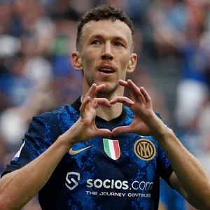 Ivan Perisic Making Heart Shape Wallpaper