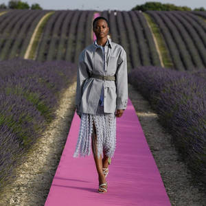 Jacquemus Spring Summer Fashion Show Wallpaper