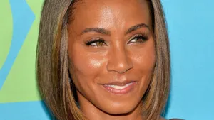 Jada Pinkett Smith Medium Bob Hair Wallpaper