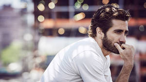 Jake Gyllenhaal With Full Beard Wallpaper