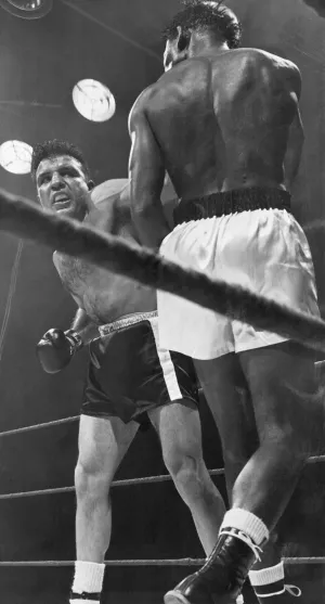 Jake Lamotta With His Mouthpiece On Wallpaper