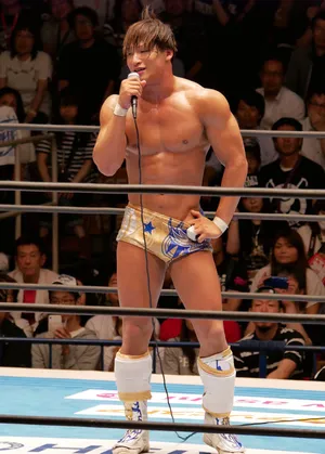 Japanese Wrestler Kota Ibushi Talking To The Crowd Wallpaper