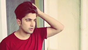 Jass Manak In Medium Closeup Wallpaper