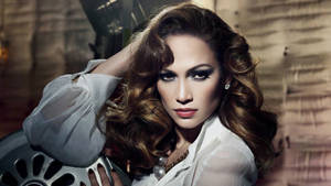 Jennifer Lopez Stuns With Vintage Glamour Wallpaper