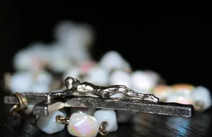 Jesus On Cross Silver Pendant Wallpaper