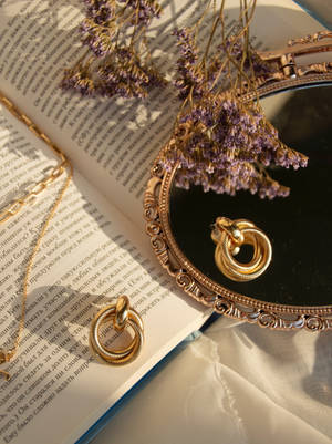 Jewelry Aesthetic Book Desktop Wallpaper