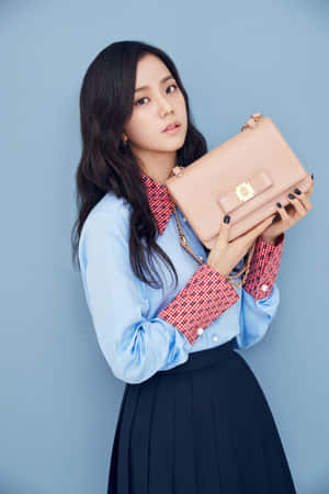 Jisoo Blackpink Brown Bag Wallpaper