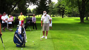 John Cook And Audience Golf Yard Wallpaper