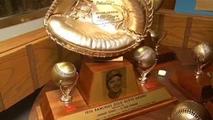 Johnny Bench Golden Glove Wallpaper