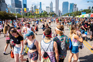 Join In On The Fun And Excitement At Lollapalooza Music Festival! Wallpaper