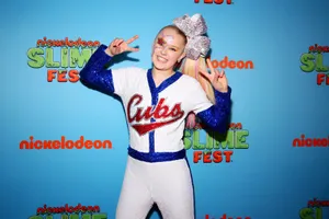 Jojo Siwa At Slime Fest Wallpaper