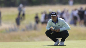 Jordan Spieth Observing The Putting Green Wallpaper