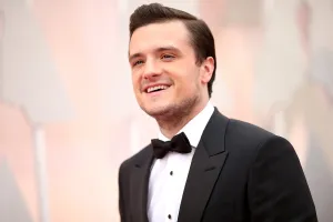 Josh Hutcherson Smilingin Tuxedoat Event.jpg Wallpaper