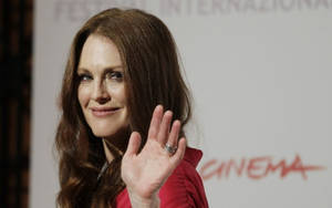 Julianne Moore At Toronto International Film Festival Wallpaper