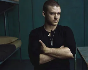 Justin Timberlake Crossing Hands Wallpaper