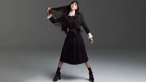 K Pop Idol Lisa For Elle Wallpaper