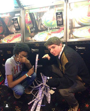 Karl Jacobs Winning Tickets Wallpaper