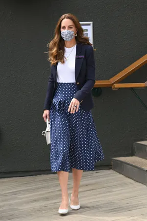 Kate Middleton In Polka Dots Skirt Wallpaper
