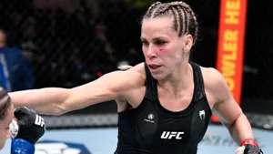 Katlyn Chookagian Bruised Face Wallpaper