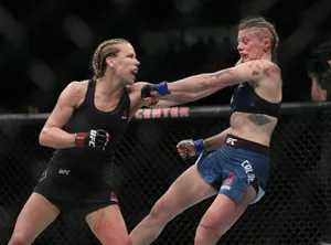 Katlyn Chookagian Brutal Battle Wallpaper