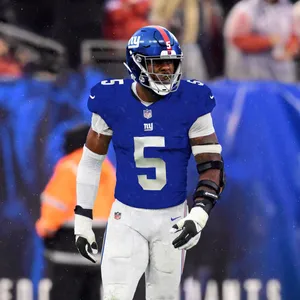 Kayvon Thibodeaux Football Player New York Giants Wallpaper