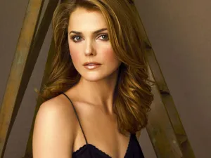 Keri Russell At A Photoshoot, Radiating Elegance And Charm Wallpaper