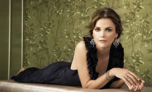 Keri Russell Posing Elegantly In A Stunning Photoshoot Wallpaper