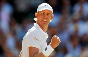 Kevin Anderson Looking Back Fist Pump Wallpaper