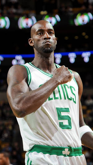 Kevin Garnett Fist On Chest Wallpaper