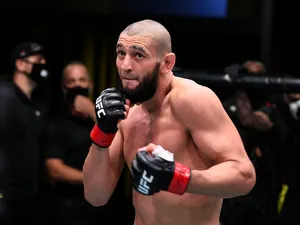 Khamzat Chimaev Punch Pose Wallpaper