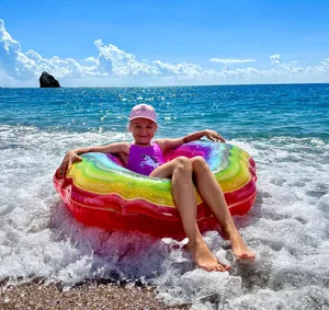 Kids Diana Show Rainbow Floater Wallpaper