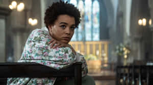 Killing Eve Characterin Church Wallpaper