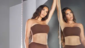 Kim Kardashian Rocks A Glamorous Look In A Stunning Mirror Shot Wallpaper