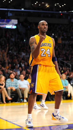 Kobe Bryant Cool Fist Pump Wallpaper