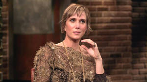 Kristen Wiig Show Interview Wallpaper