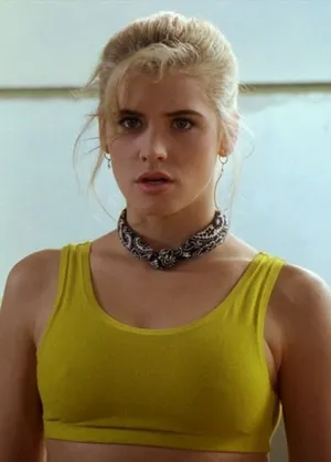 Kristy Swanson Buffy Summers 1992 Still Wallpaper