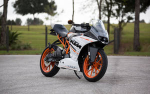 Ktm Duke 390 Blurry Outdoors Wallpaper