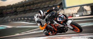 Ktm Show Stunt In 4k Wallpaper