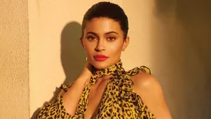 Kylie Jenner In Leopard Print Wallpaper